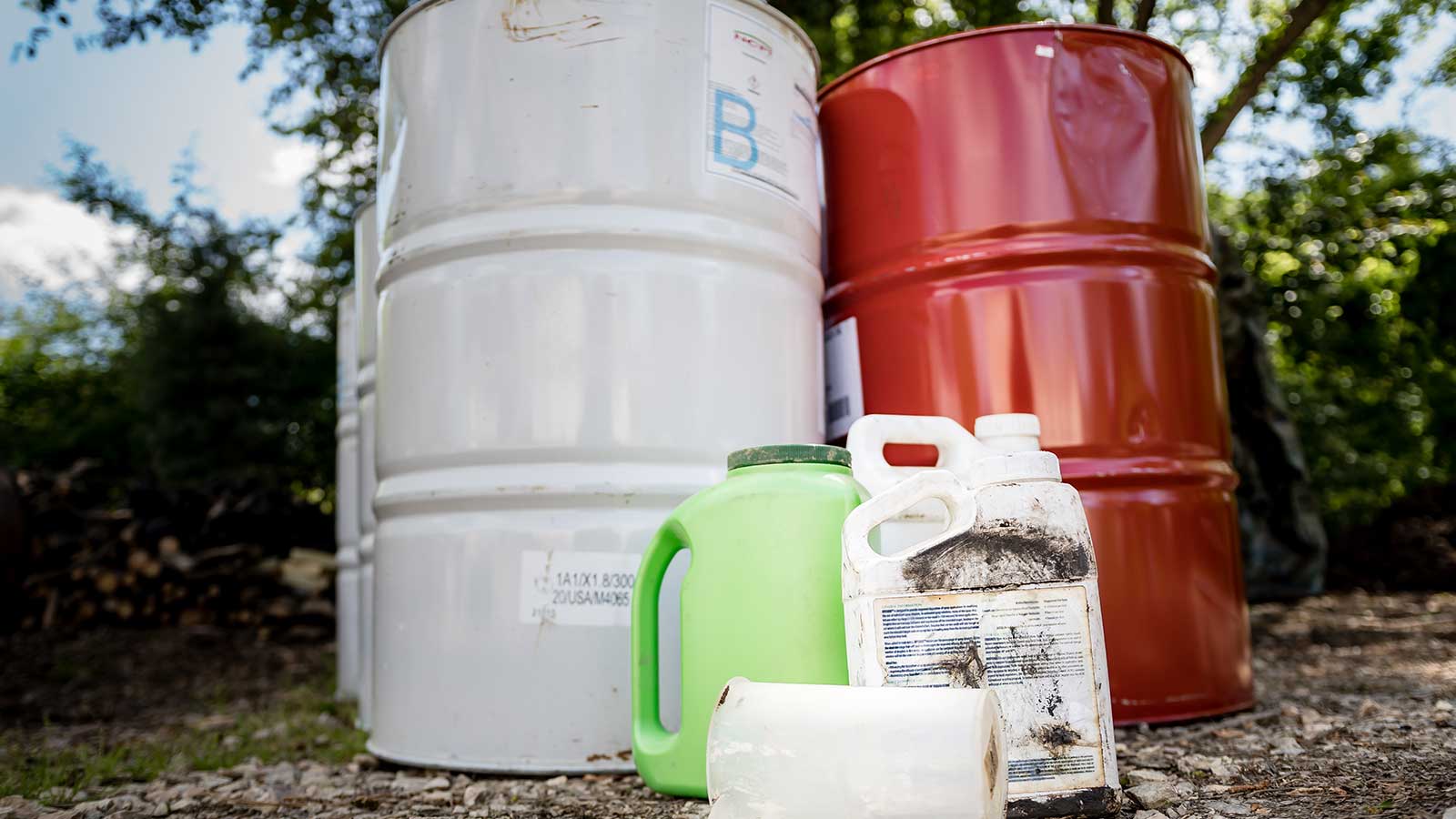 Chemical Fertilizers: 3 Surprising Myths and Why You Should Choose Organic Matter Instead